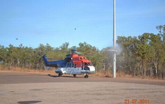 Глупейшее крушение вертолета (5 фото)