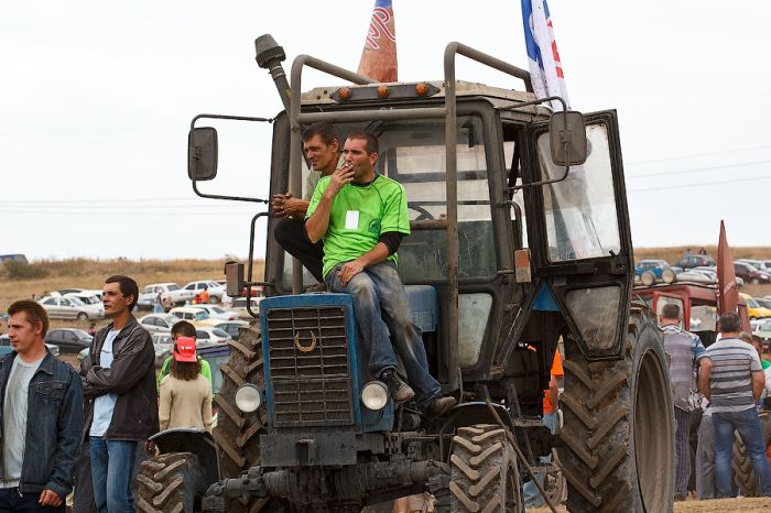 Гонки на тракторах в Крыму (34 фото)