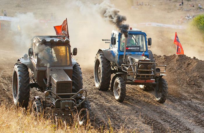 Гонки на тракторах в Крыму (34 фото)