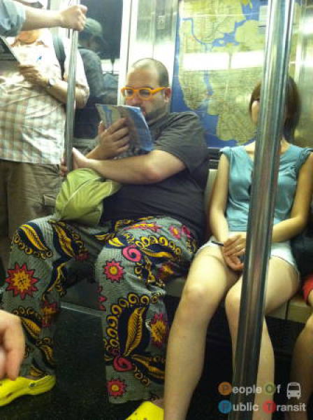 Странные люди в метро. Часть 4 (89 фото)