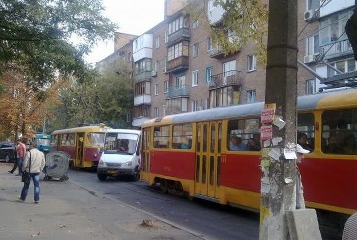 Самосуд по-киевски (4 фото)