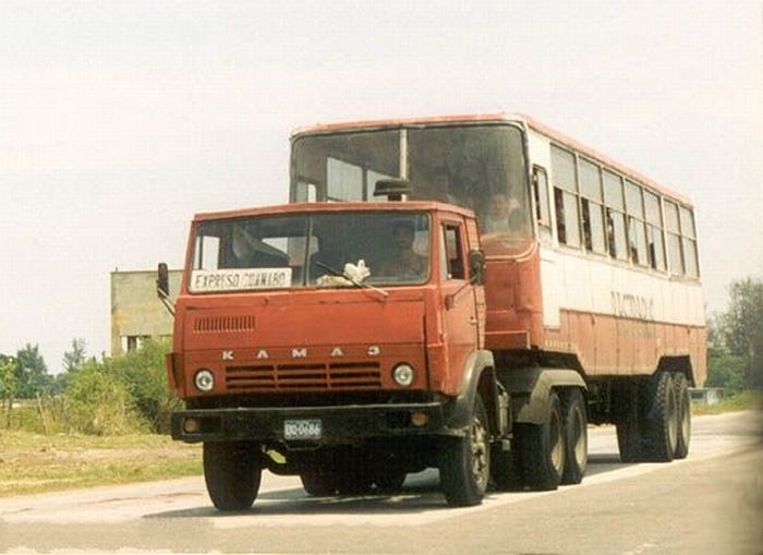Кубинский общественный транспорт (11 фото)