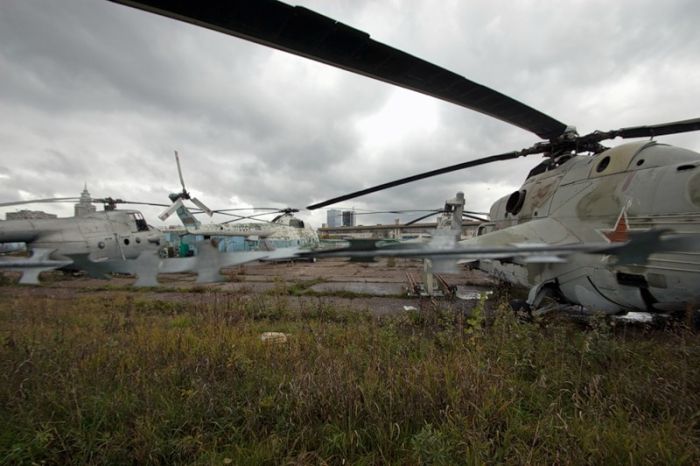 Забытые самолеты и вертолеты (30 фото)
