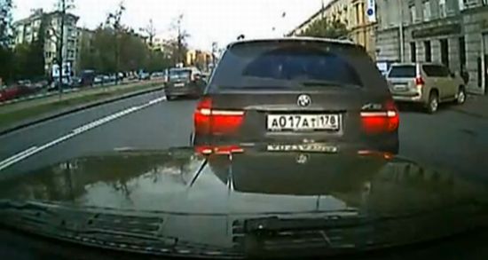Девушка на BMW устроила подставу (видео)