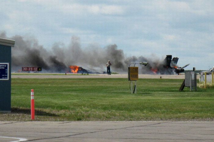 Авиакатастрофа в Канаде (13 фото)