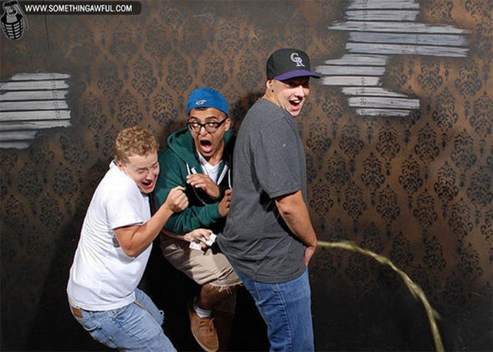 Отфотошопленные посетители Nightmares Fear Factory (54 фото)
