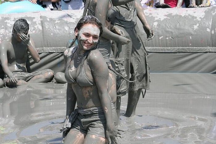 Фестиваль грязи в Южной Корее (15 фото)
