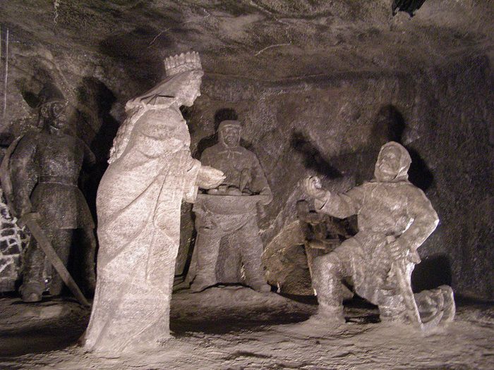 Соляные шахты в Польше (24 фото)