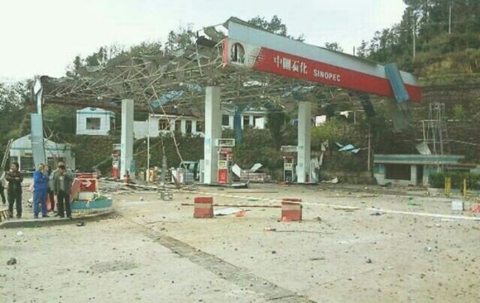 Взрыв динамита в Китае (12 фото)