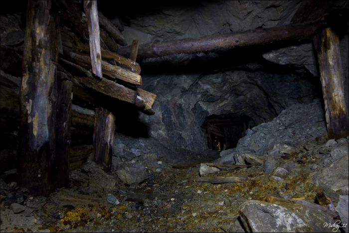 Заброшенная шахта (51 фото)