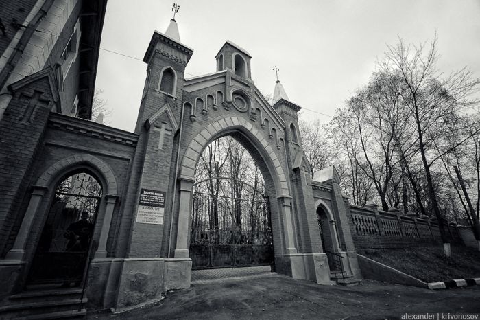 Старинное Введенское кладбище (28 фото)