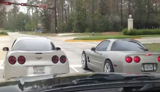 Два идиота на Chevrolet Corvette устроили гонки (видео)