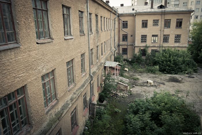 Заброшенная психбольница в Абхазии (42 фото)