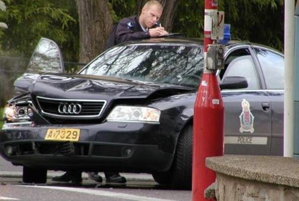 Разбитые полицейские автомобили (125 фото)