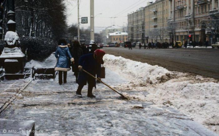 Уборка снега в Старой Москве (18 фото)