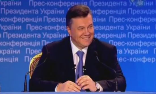 Президент Украины отжигает в прямом эфире (видео)