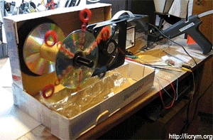 Автоматический пускатель мыльных пузырей (2 фото + гифка)