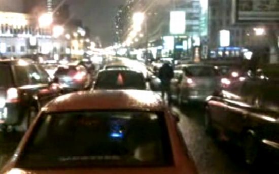 Московские водители встречали Рождество в автомобилях (видео)
