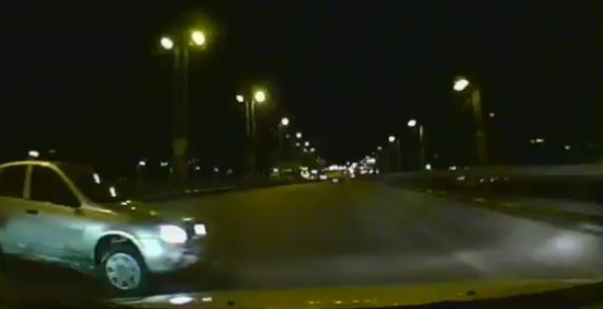 Суровый камикадзе на Ладе Калине (видео)