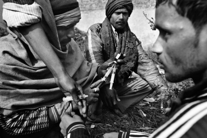 Наркоманы Индии (42 фото)