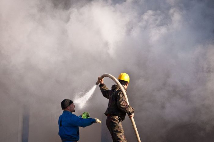 Пожар на Олимпийском объекте в Сочи (18 фото)