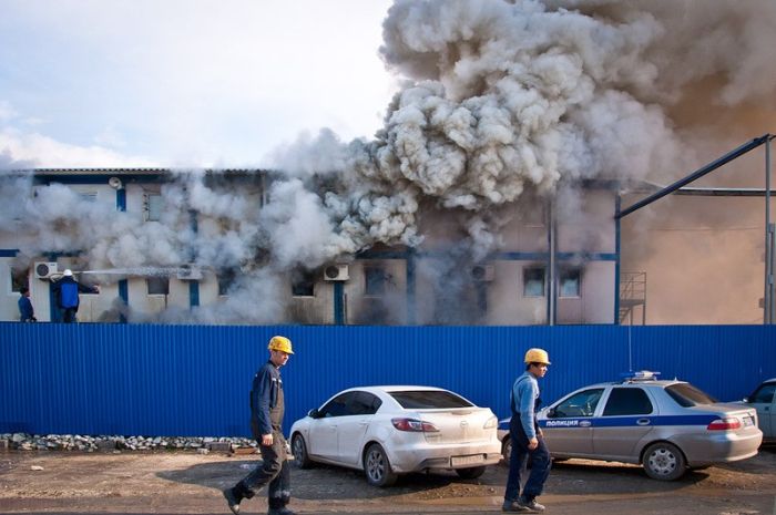 Пожар на Олимпийском объекте в Сочи (18 фото)