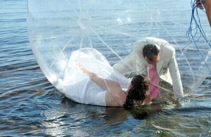 Свадебная фотосъемка на воде (18 фото)