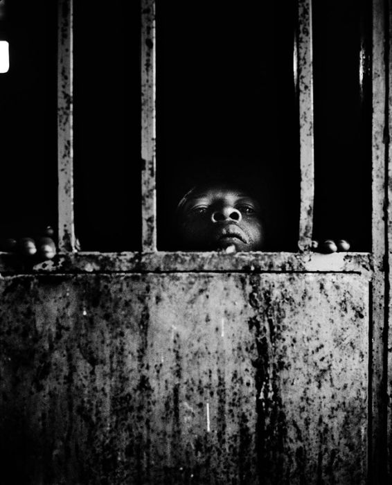 Тюрьмы и больницы в Сьерра-Леоне (63 фото)