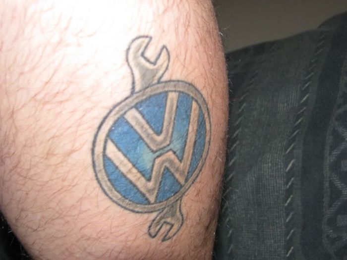 Татуировки в честь автомобиля Volkswagen (23 фото)