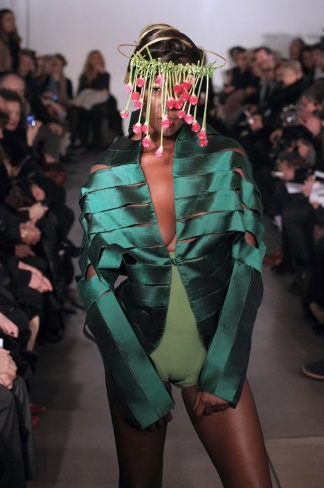 Провальные наряды на неделе моды в Париже (50 фото)