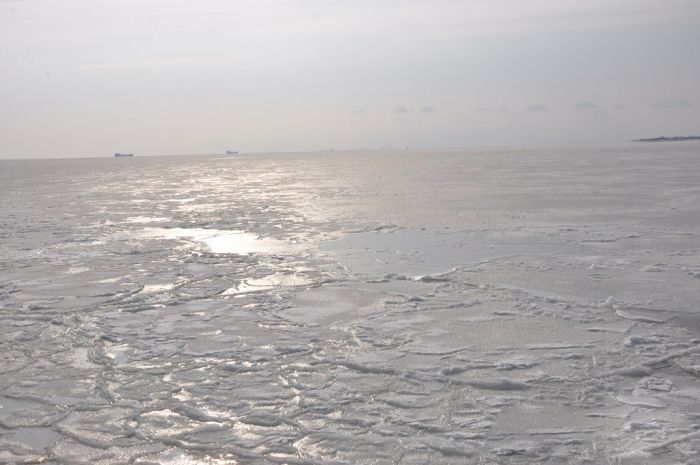 Замерзшее Черное море в Крыму (34 фото)