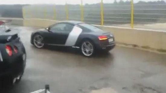 Парковка на новенькой Audi R8 (видео)