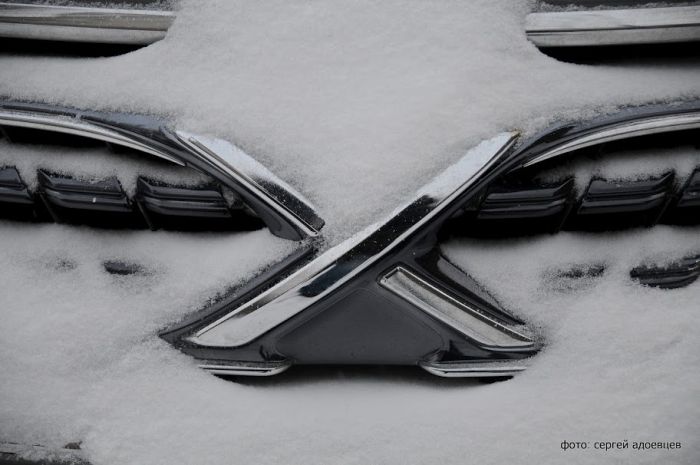 Автомобильные знаки под снегом (45 фото)