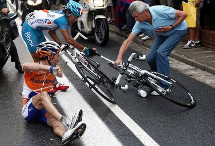 Неудачи велосипедистов (40 фото)