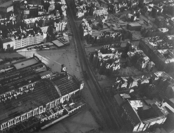 Берлин после окончания Второй Мировой Войны (20 фото)