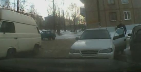 Вижу цель - иду на таран (видео)