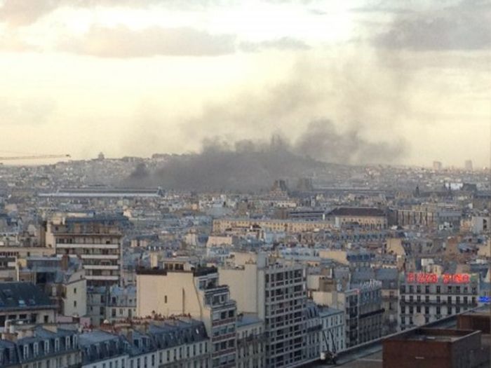 Пожар на стоянке в Париже (11 фото + видео)