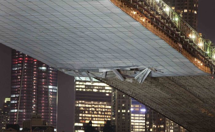 Неприятное происшествие с Бруклинским мостом (7 фото)