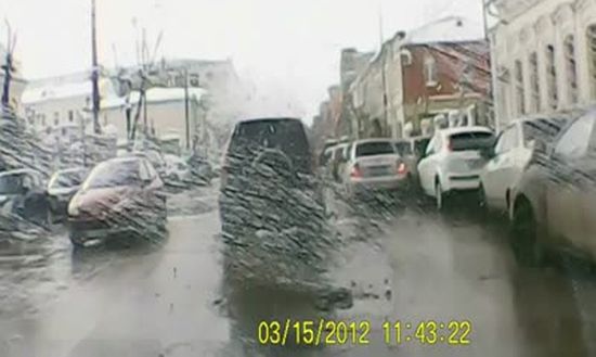 Взрывоопасный асфальт (видео)
