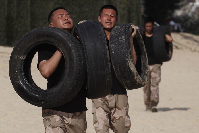 Тренировка телохранителей в Китае (26 фото)