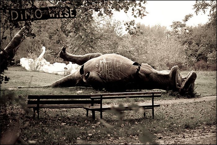 Кладбище динозавров в Восточном Берлине (16 фото)
