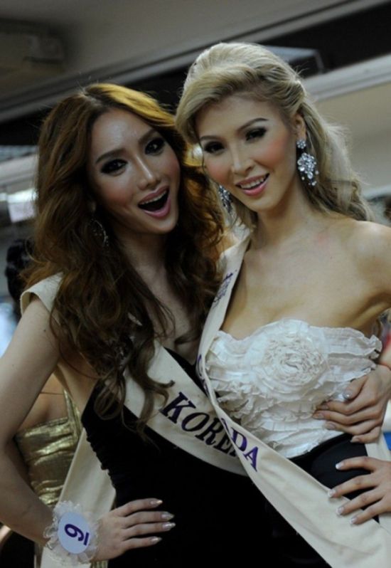 Участницу конкурса "Мисс Вселенная" дисквалифицировали (8 фото)