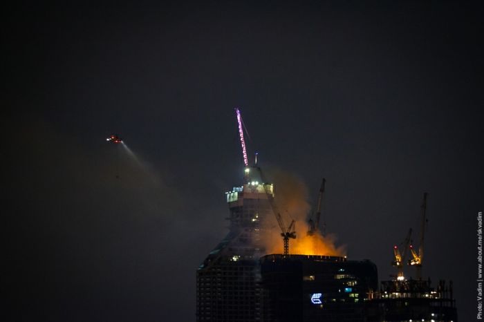 Пожар в центре "Москва-Сити" (21 фото + 2 видео)