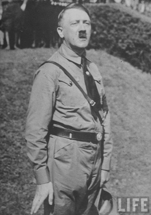 Редкие фотографии Гитлера (61 фото)