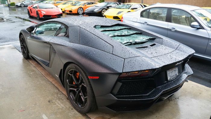 Сгоревший Lamborghini (3 фото + видео)