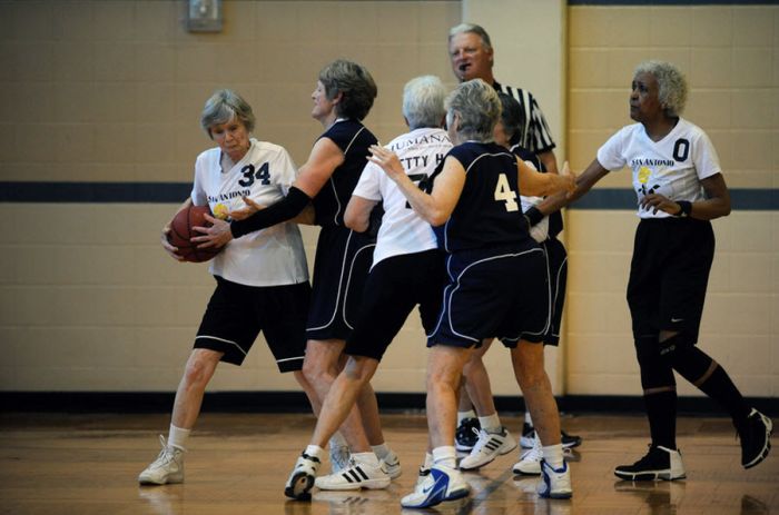 Спорт для пожилых людей (21 фото)