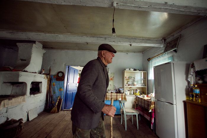 Люди, живущие в Чернобыле (14 фото)