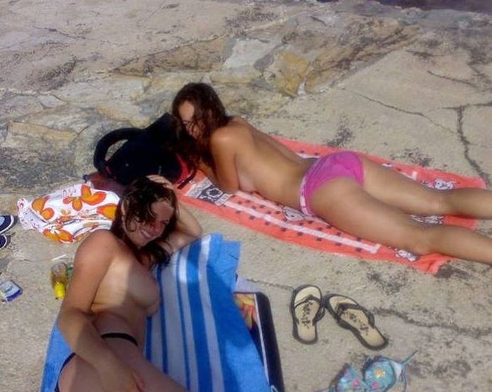 Девушки на пляже (100 фото)
