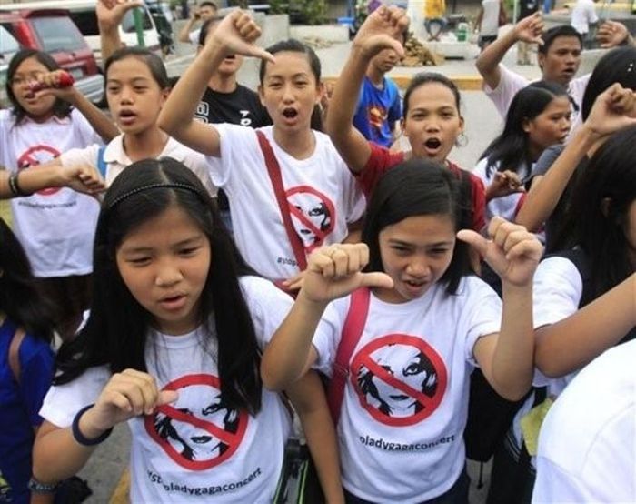 Филиппинцы против Леди Гаги (15 фото)