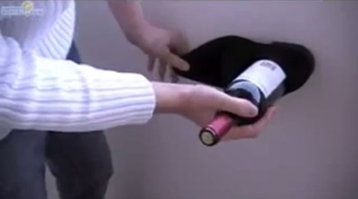 Как открыть вино без штопора (5 фото)